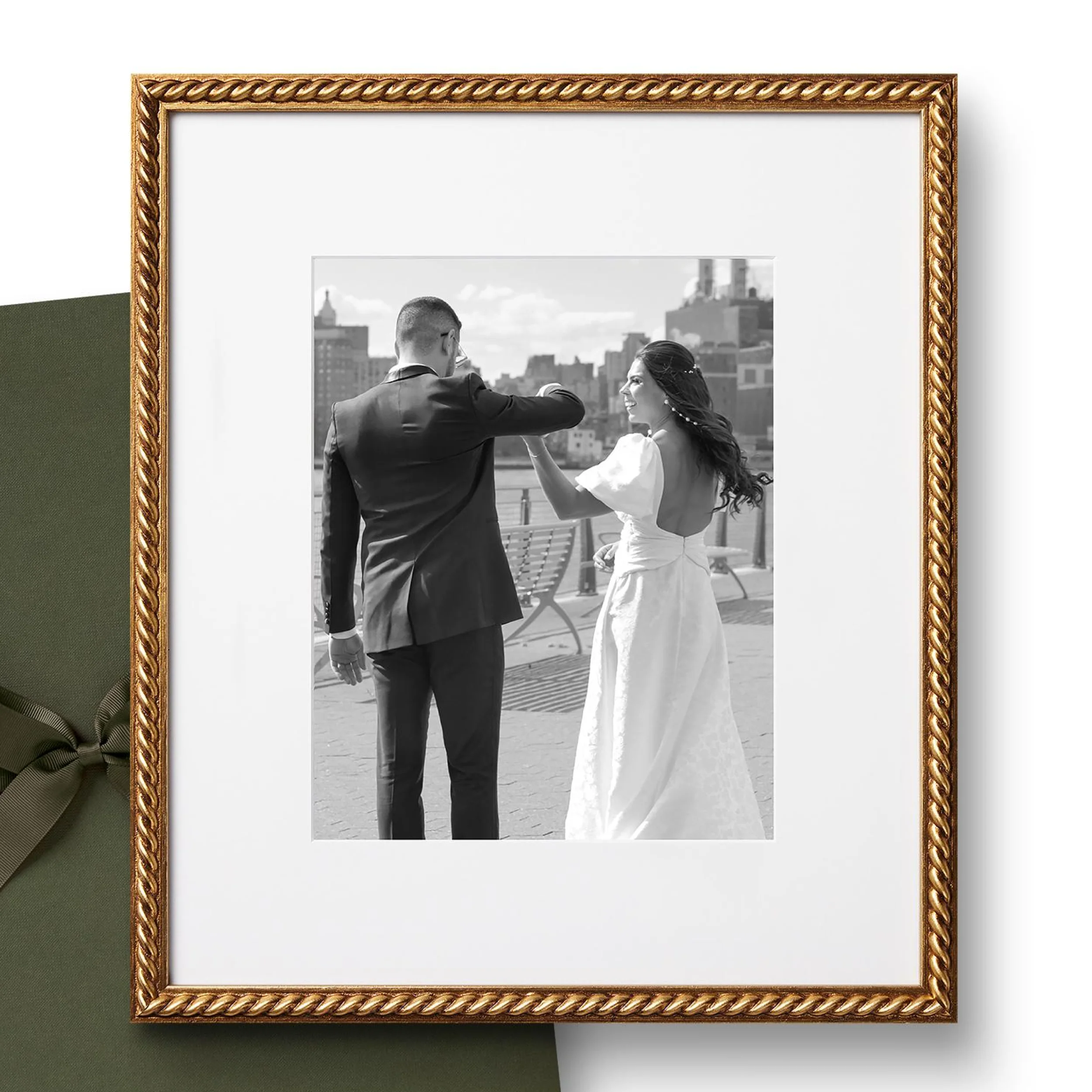 The Perfect Gift: 14x16 - Image 19
